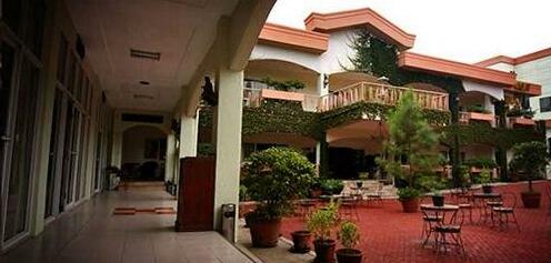 Tagaytay Country Hotel - Photo2