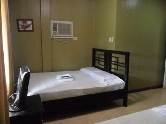 ZEN Rooms Casa Marcosa Tagaytay - Photo5