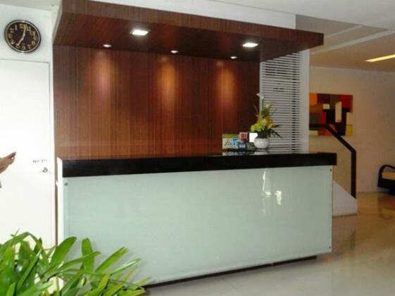 Chriscent Ville Hotel - Photo2