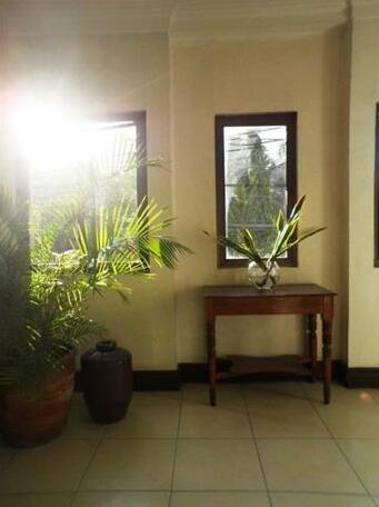 Chriscent Ville Hotel - Photo3