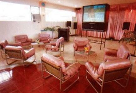 Chriscent Ville Hotel - Photo4