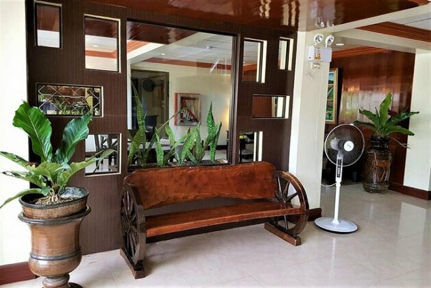 ZEN Rooms Vest Grand Suites Bohol - Photo4