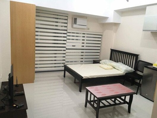 Budget Fully Furnished Condo Apt In BGC - Photo2