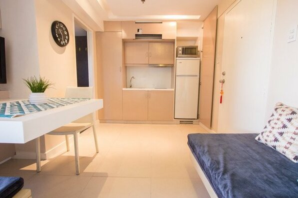 Cozy Scandinavian 2BR Duplex in BGC - Photo5