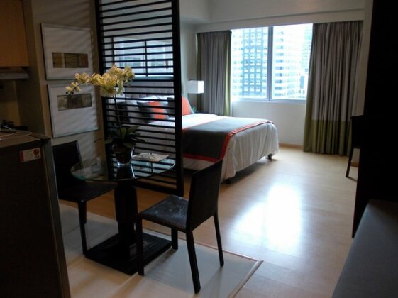 Fully Furnished Studio Suite 2 in BGC - Photo3