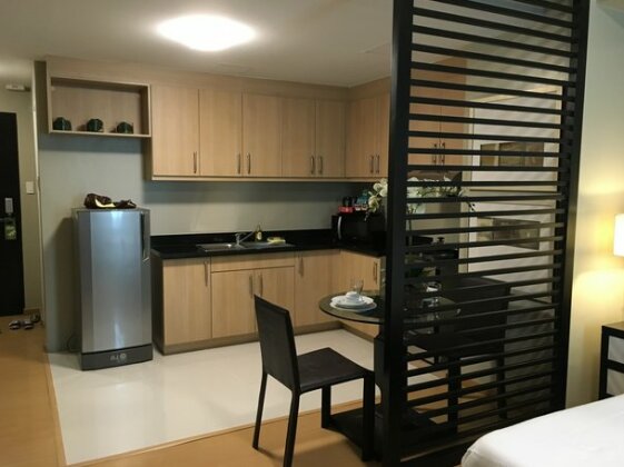 Fully Furnished Studio Suite 2 in BGC - Photo4