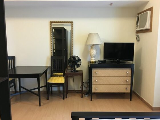 Fully Furnished Studio Suite 3 in BGC - Photo4