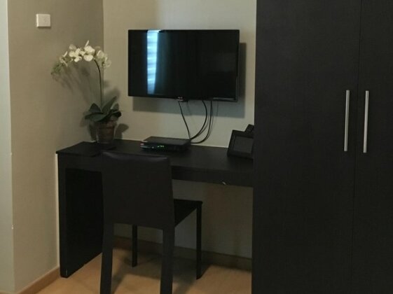 Fully Furnished Studio Suite 6 in BGC - Photo2