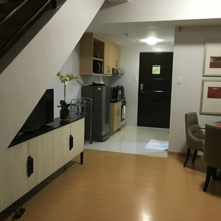 Fully Furnished Two bedroom Loft in BGC - Photo5
