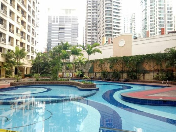 Great 1 BR Forbeswood Heights @ BGC near St Lukes and Burgos Circle