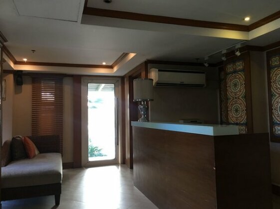 Jes & Warren's Place - Photo3