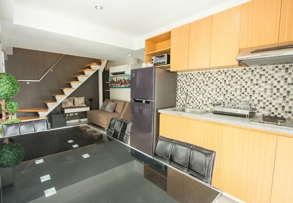 Luxurious 1-Bedroom Duplex in BGC 0902C - Photo4