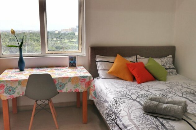 South of Market Spacious 2BR w/ Parking 50M WiFi - Photo4