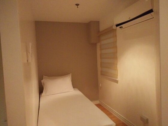 Spacious 2BR Loft in BGC - Photo3