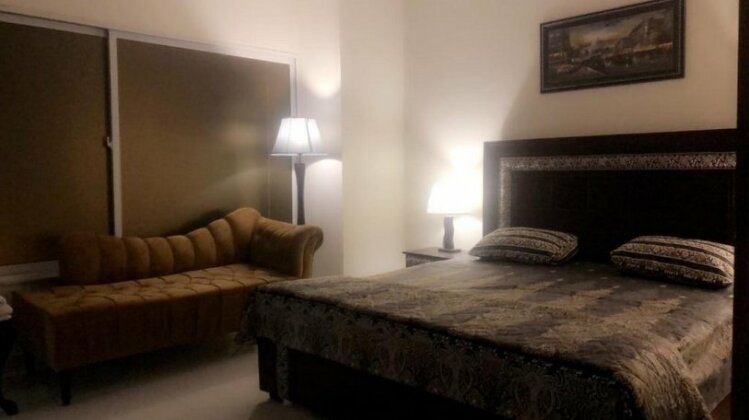 Fully Serviced Holiday Home - Photo2