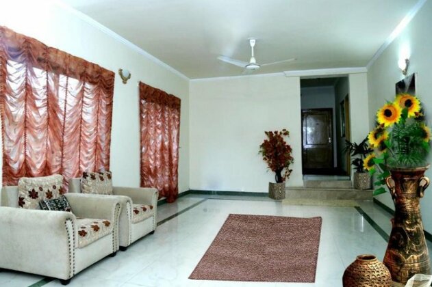 Apex Inn Guest House - Photo3