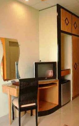 Country Inn Hotel - Photo4
