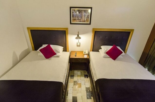 Days Inn Hotel - Photo2
