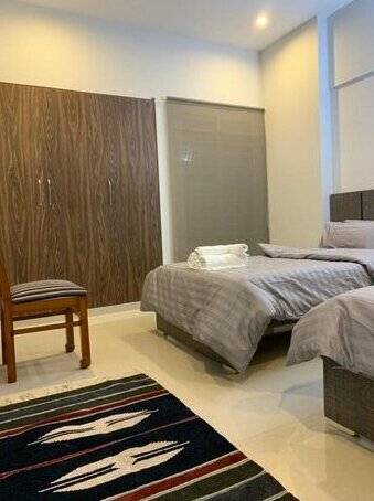 The Central 2 Bed Apt - She Faisal
