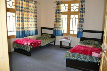 Galaxy Guest House Karimabad