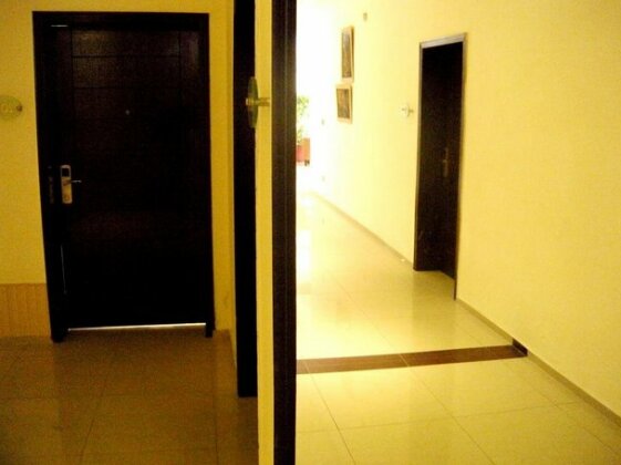 Grand Enclave - Photo3
