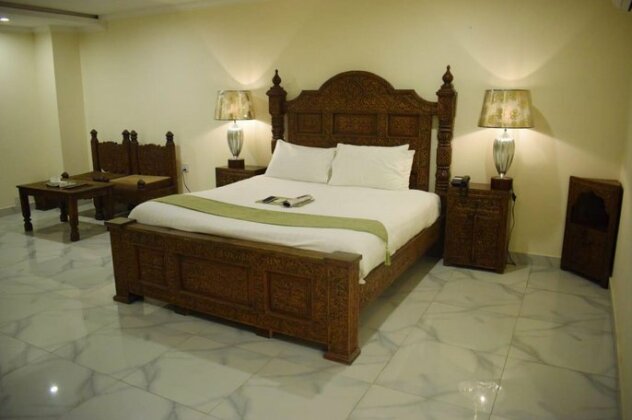 Grand Millennium Hotel - Photo3