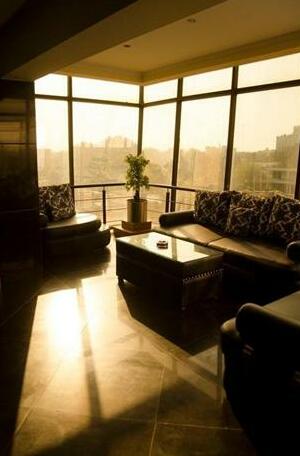 Hilton Suites - Photo2