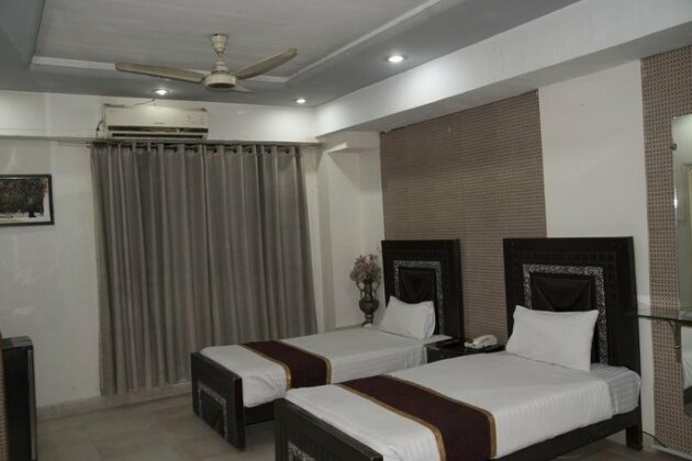 Hotel Premier Inn Davis Road - Photo3