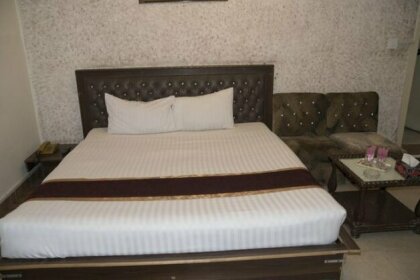Hotel Premier Inn Davis Road