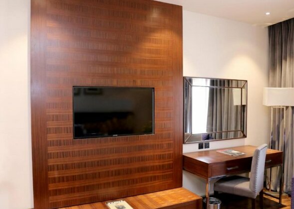 Indigo Heights Hotel & Suites - Photo2