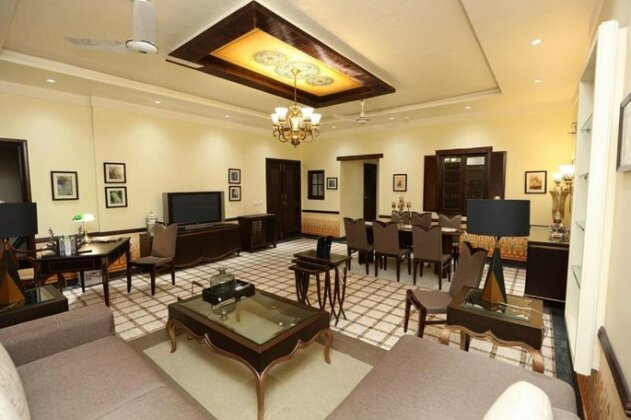 Lavish Executive Class 3 Bed Service Apartment - Photo2