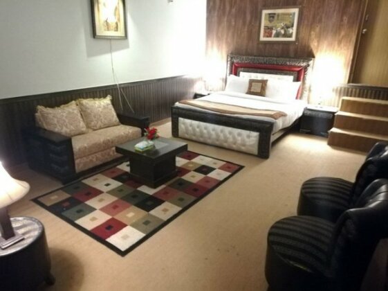 Lions Hotel Lahore - Photo4