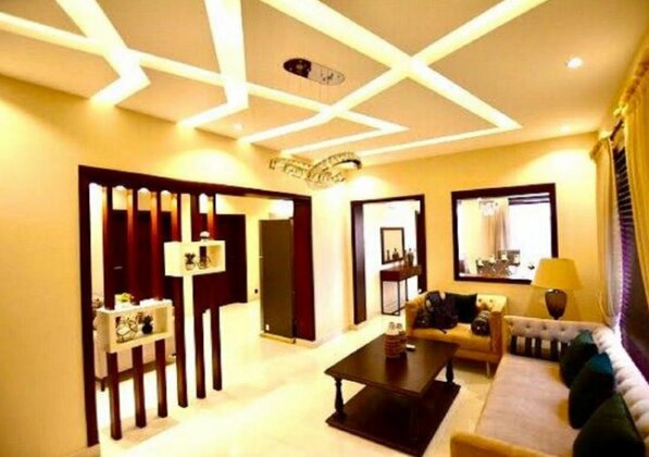 Luxury Spacious Golf Community Apartment - Photo2