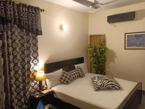 New White Rose Hotel - Photo3