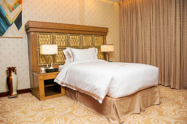 Royal Swiss Lahore - Photo4
