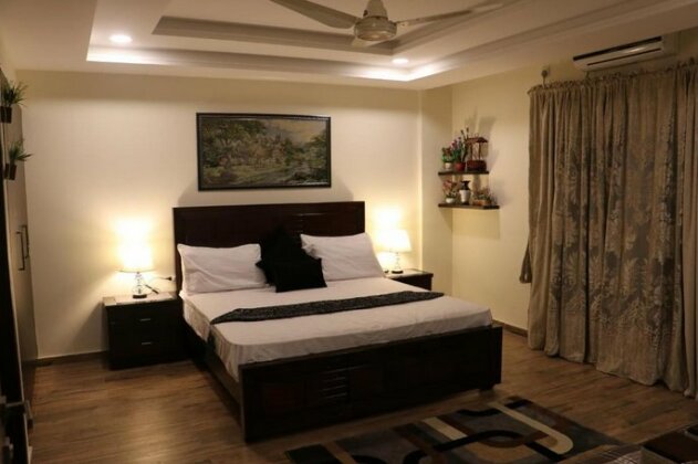 Executive One-Bedroom Apartment With Free Wifi Netflix Breakfast In Bahria Town
