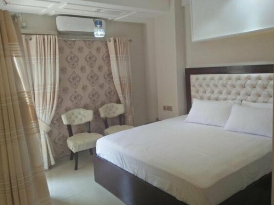 Single Bed Room Luxury Suite No 2