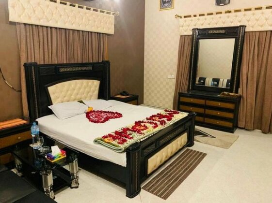 Holiday Inn Guest House Sukkur - Photo2