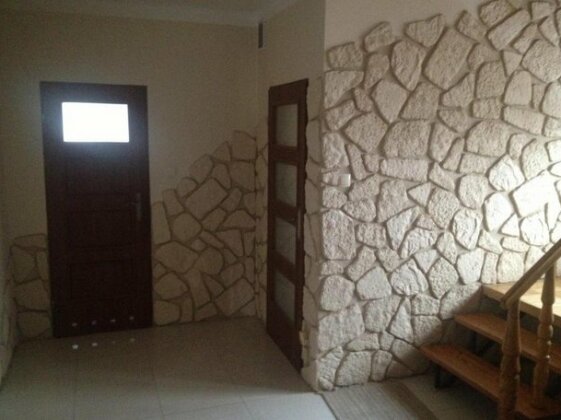Adam's Home - Photo2