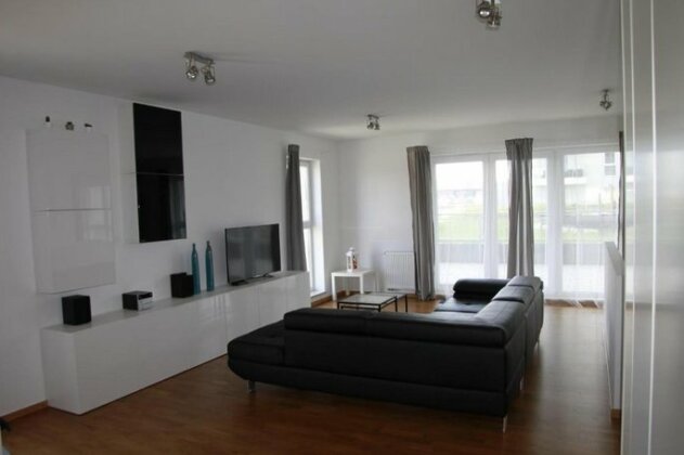 Bright and spacious apartment close to the beach - Photo2