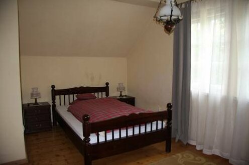  Photo 2