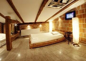 Aparthotel Stare Miasto - Photo2