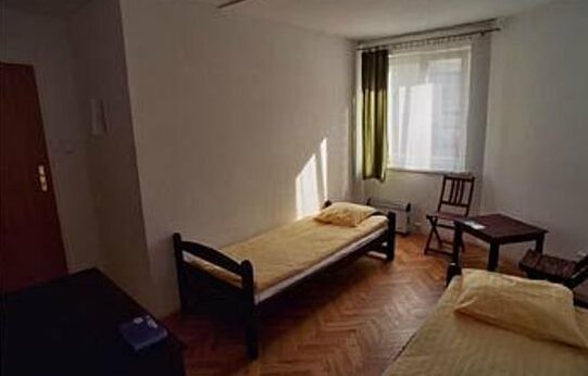 Dizzy Daisy Hostel - Photo5