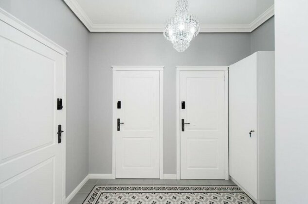 Noble Old Town Apartments - Photo4