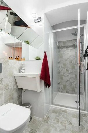 UNDERGROUND Jacuzzi Rooms - Photo5