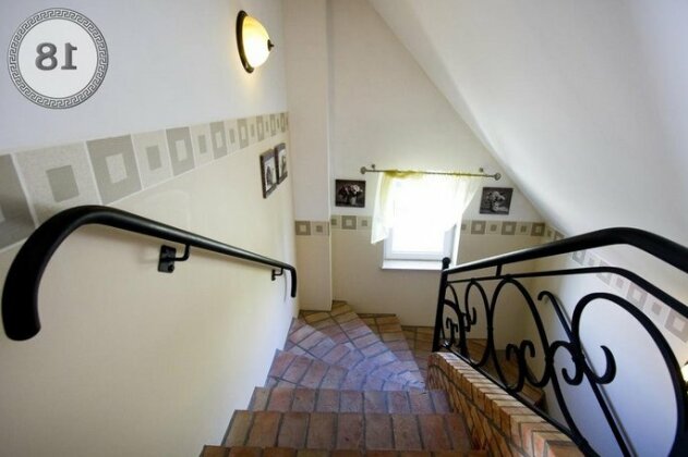 Willa Meander - Photo5