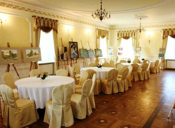 Palac Lochow - Photo3