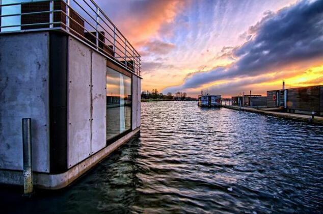 HT Houseboats- domki na wodzie - Photo2