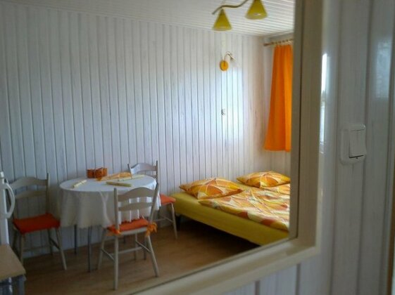 Uemilii - Photo4