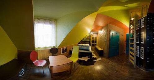 Via Villa - Photo3